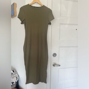 🌺 5/$30 🌺 Boohoo olive green midi-maxi dress